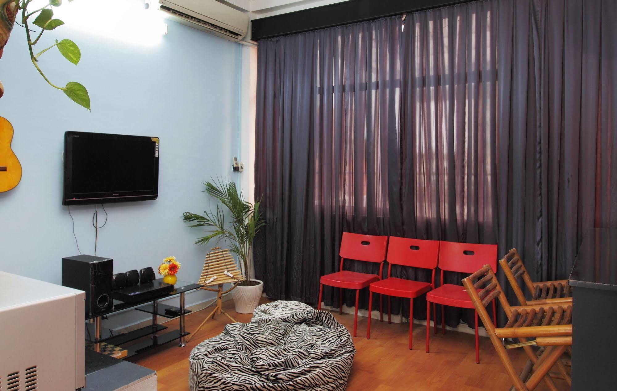 Dream Station - Saigon Hostel Ho Chi Minh City Exterior photo
